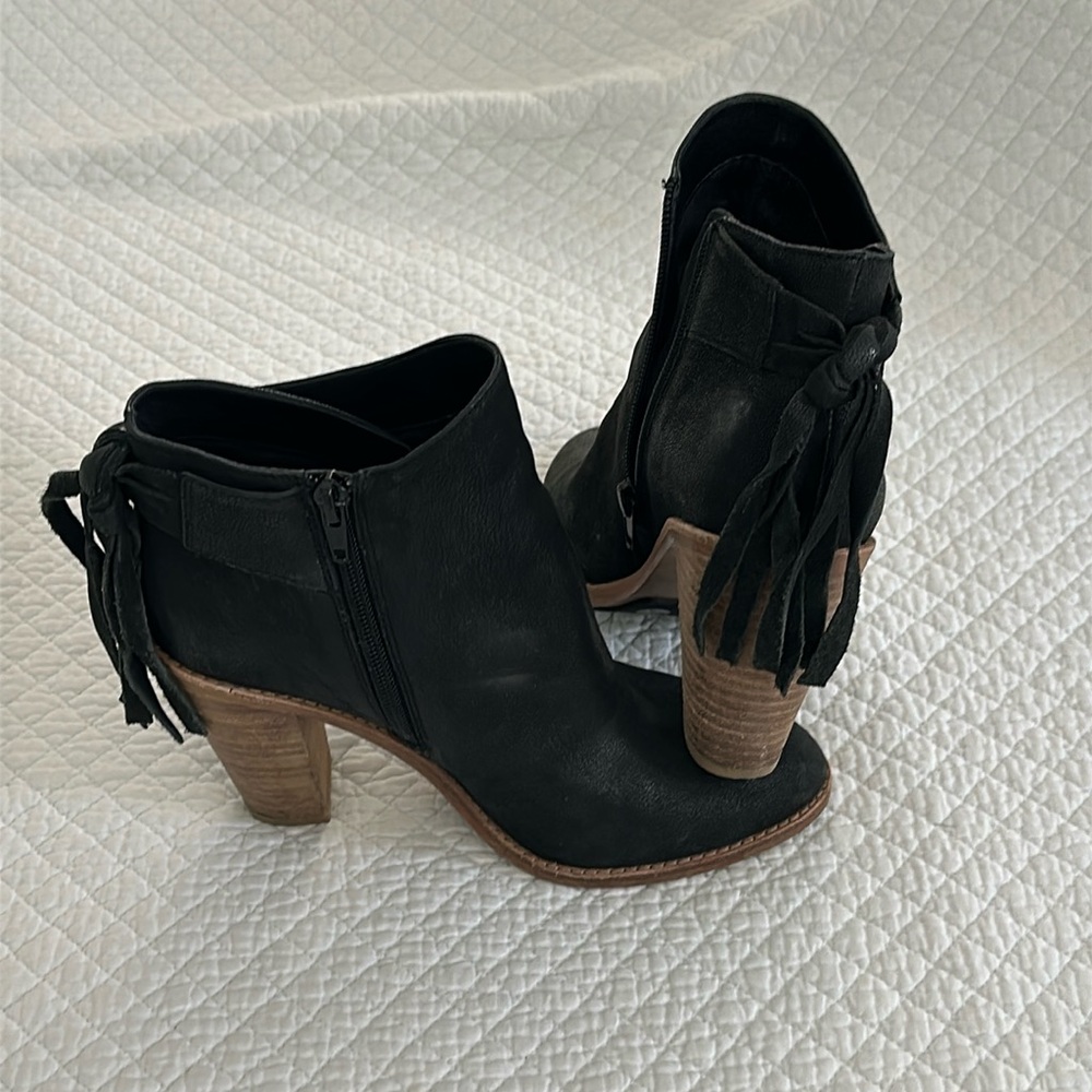 Vince Camuto black booties size 6.5